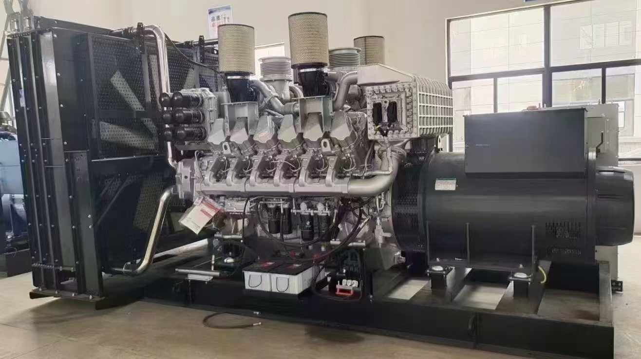 筠连800KW柴油发电机组可以带动多少kw的设备？